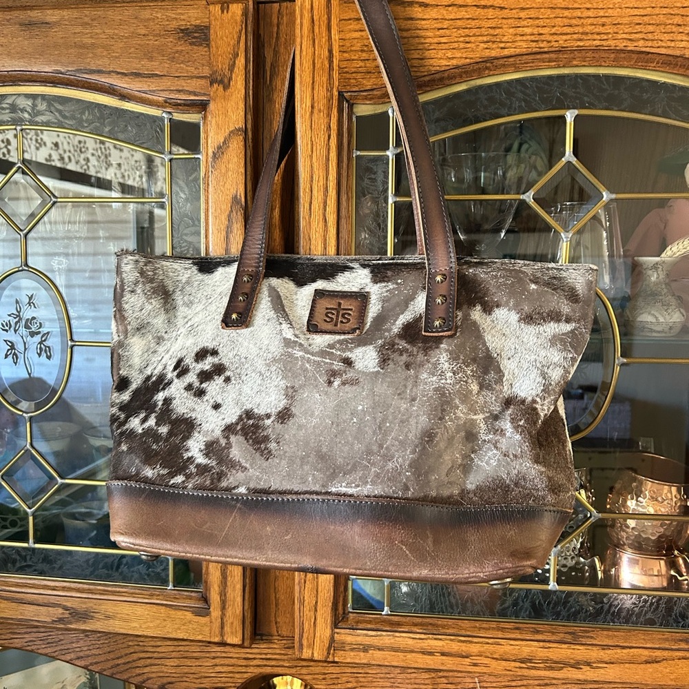 STS Ranchwear Cowhide Tote in Brown and Cream